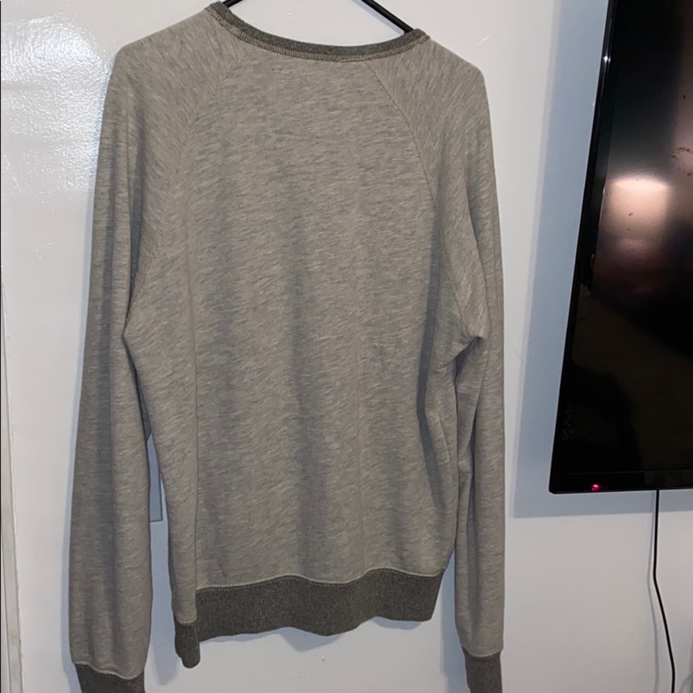 Women’s AE Gray Sweater - Picture 6 of 6